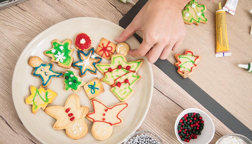 Lieber hellgelb statt dunkelbraun: In Lebensmitteln entsteht Acrylamid als Nebenprodukt bei der Bräunungsreaktion. Lieber hellgelb statt dunkelbraun: In Lebensmitteln entsteht Acrylamid als Nebenprodukt bei der Bräunungsreaktion.