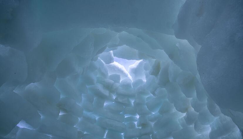 Das Eis reichte sogar f&uuml;r den Bau eines Iglus.