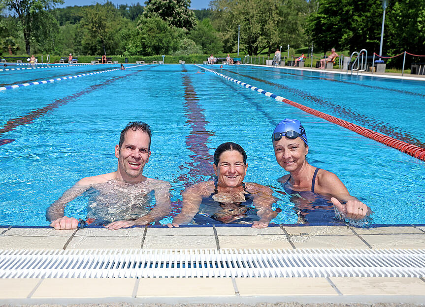 Sommerliches Maiwochenende: Die Menschen in der Region Heilbronn genießen die Sonne im Freibad