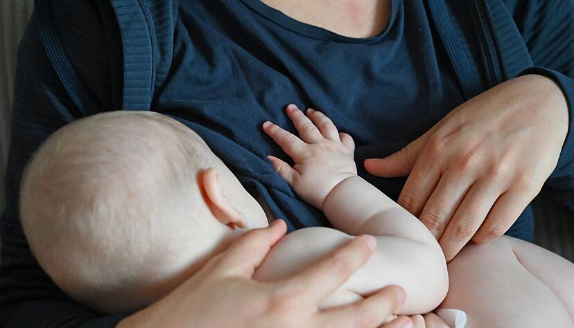 Ein Baby zu bekommen bleibt auch in krisenreichen Zeiten ein häufiger Wunsch. (Symbolbild) Ein Baby zu bekommen bleibt auch in krisenreichen Zeiten ein häufiger Wunsch. (Symbolbild)
