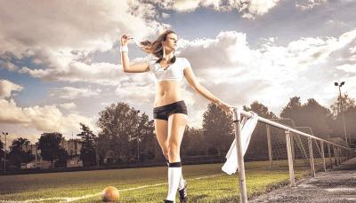 Das Kalenderfoto soll die Roigheimerin zeigen, wie sie gerade vom Spielfeld kommt. Es wurde auf dem Eberstädter Sportplatz aufgenommen.Foto: Patrick Horn Das Kalenderfoto soll die Roigheimerin zeigen, wie sie gerade vom Spielfeld kommt. Es wurde auf dem Eberstädter Sportplatz aufgenommen.Foto: Patrick Horn