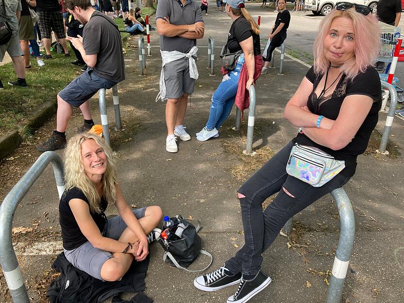 Stimmung bei Fans vor dem Ärzte-Konzert in Heilbronn Stimmung bei Fans vor dem Ärzte-Konzert in Heilbronn