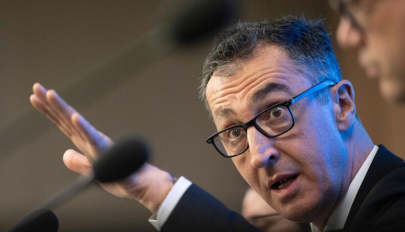 Gr&uuml;nen-Politiker Cem &Ouml;zdemir will die n&auml;chste Landesregierung in Baden-W&uuml;rttemberg anf&uuml;hren.