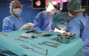 Immer mehr kleinere Kliniken müssen schließen. Foto: dpa