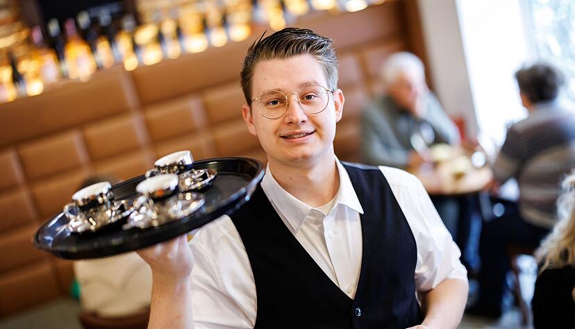 Er will mit seinen G&auml;sten ins Gespr&auml;ch kommen: Vincenzo Bozzato von der Caf&eacute;-Bar 8tto Grammi in Bayreuth.