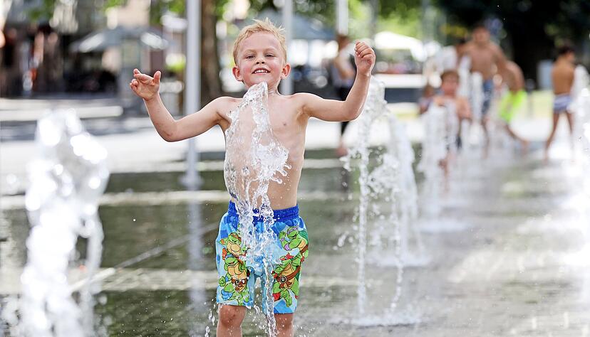 Die nächsten Tage werden heiß, da kommt eine kleine Abkühlung gerade recht. Foto: Ralf Seidel Die nächsten Tage werden heiß, da kommt eine kleine Abkühlung gerade recht. Foto: Ralf Seidel