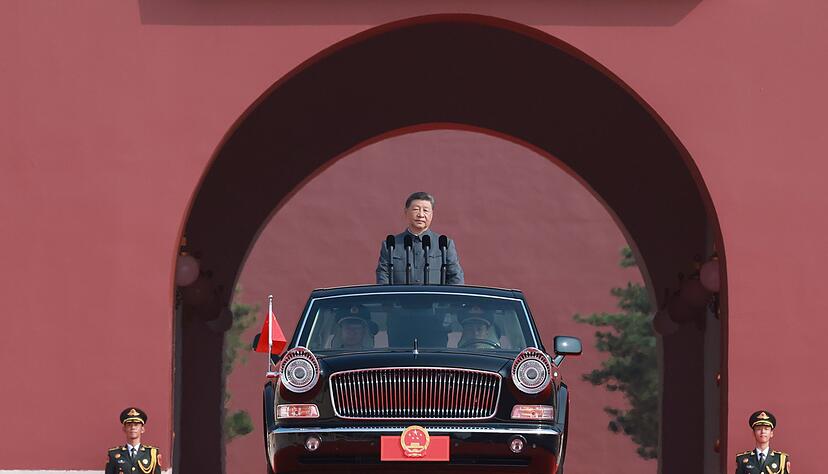 Xi hatte vor der Waffenschau in Peking friedliche Absichten seiner Armee betont. Xi hatte vor der Waffenschau in Peking friedliche Absichten seiner Armee betont.