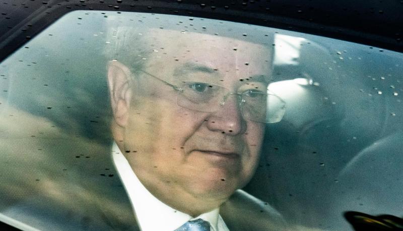 CDU Kanzlerkandidat Armin Laschet kommt vorgefahren zu den Gremiensitzungen der Partei. CDU Kanzlerkandidat Armin Laschet kommt vorgefahren zu den Gremiensitzungen der Partei.