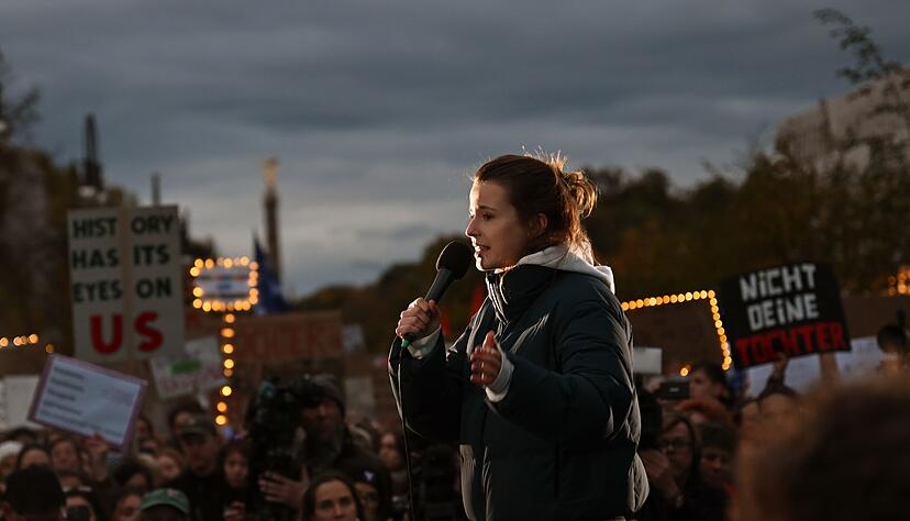 Luisa Neubauer kritisiert Merz für seine Äußerung. Luisa Neubauer kritisiert Merz für seine Äußerung.