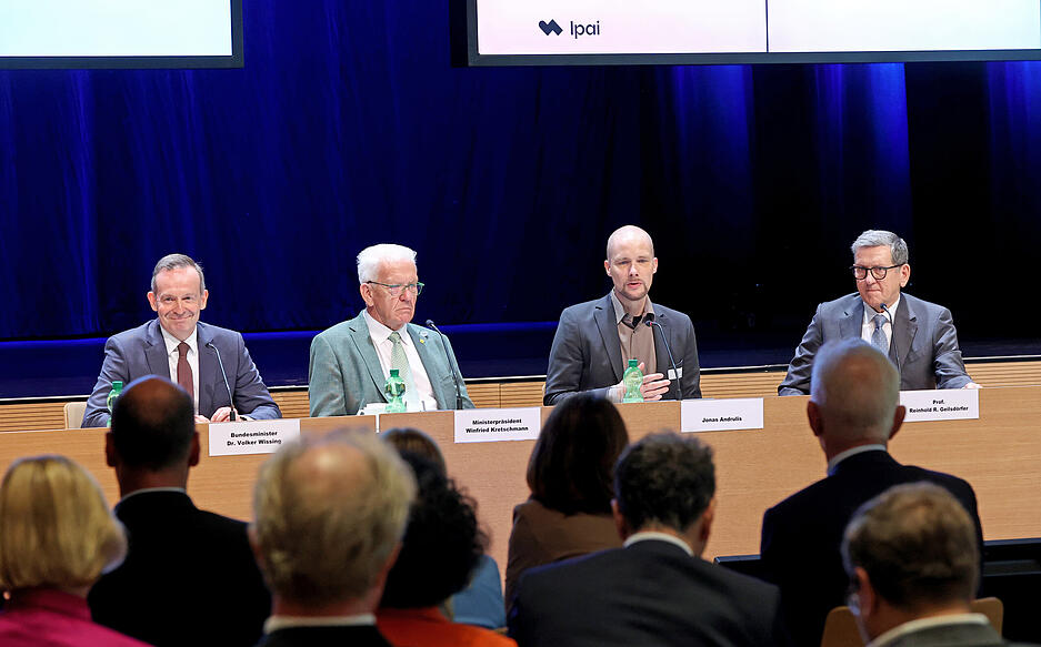Kretschmann und Wissing besuchen KI-Innovationspark