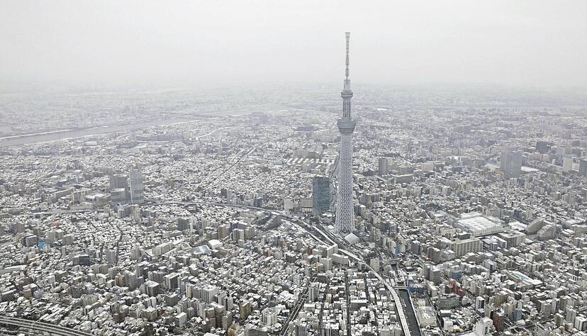 &Uuml;ber eine Metallbr&uuml;cke konnten die Eingeschlossenen gerettet werden. (Archivbild)