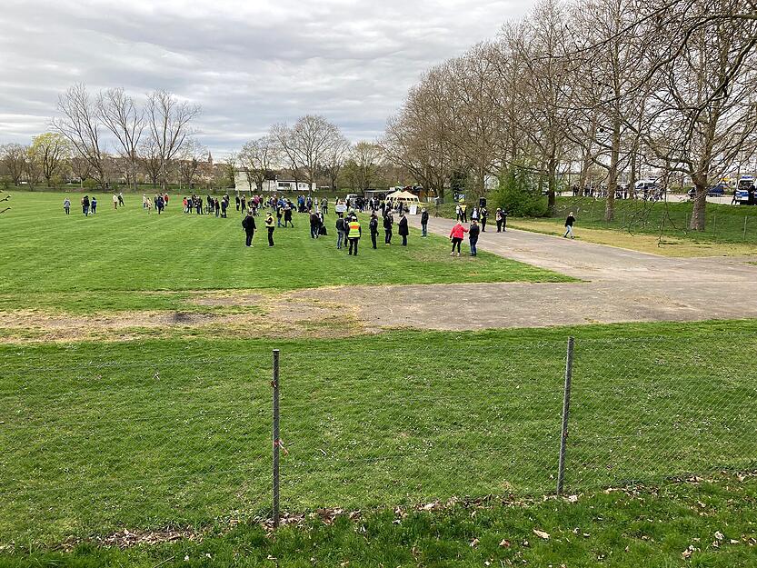 "Querdenken"-Demo in Heilbronn "Querdenken"-Demo in Heilbronn