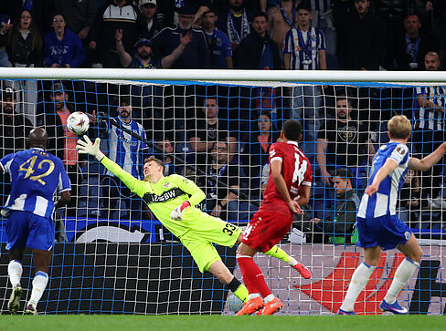 Alexander N&uuml;bel: An beiden Gegentoren machtlos. Ansonsten fehlerfrei. Note: 3