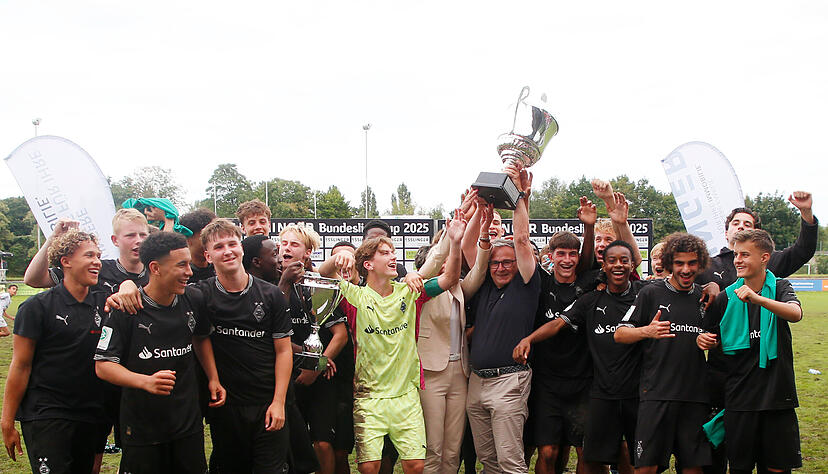 U17-Bundesligacup 2025 beim FC Union Heilbronn: Borussia Mönchengladbach jubelt über den Turniersieg.