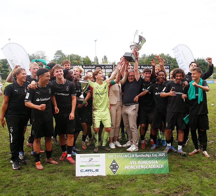 U17-Bundesligacup 2025 beim FC Union Heilbronn: Borussia Mönchengladbach jubelt über den Turniersieg. U17-Bundesligacup 2025 beim FC Union Heilbronn: Borussia Mönchengladbach jubelt über den Turniersieg.