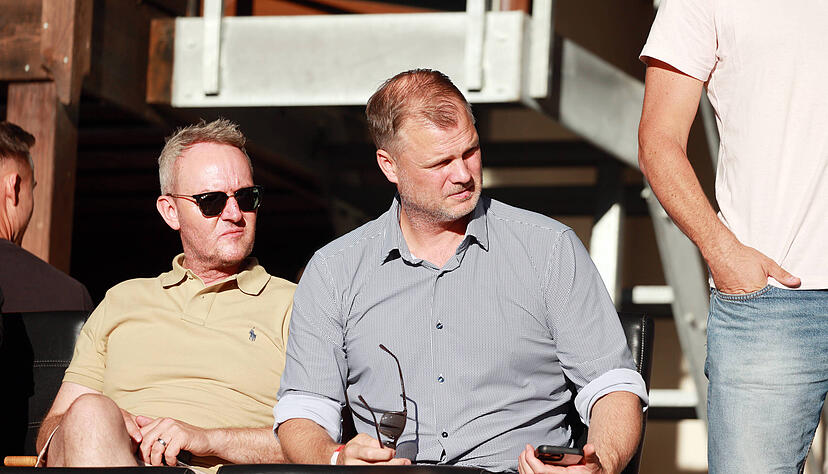 Vorstandsboss Alexander Wehrle und Sportvorstand Fabian Wohlgemuth haben noch etwas Arbeit vor sich bis der Transfermarkt schließt. Vorstandsboss Alexander Wehrle und Sportvorstand Fabian Wohlgemuth haben noch etwas Arbeit vor sich bis der Transfermarkt schließt.