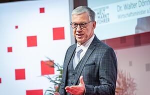 Dr. Walter D&ouml;ring, Wirtschaftsminister a.D. Baden-W&uuml;rttemberg, hat den Weltmarktf&uuml;hrer-Gipfel vor 14 Jahren gemeinsam mit der Wirtschaftsf&ouml;rderung Heilbronn-Franken mit ins Leben gerufen.