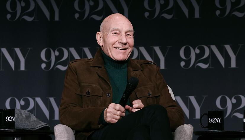 Patrick Stewart spricht auf der B&uuml;hne nach einer Vorf&uuml;hrung von "Star Trek: Picard".