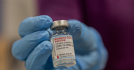 Das Präparat des Herstellers Moderna gehört zu den mRNA-Impfstoffen. Foto: dpa