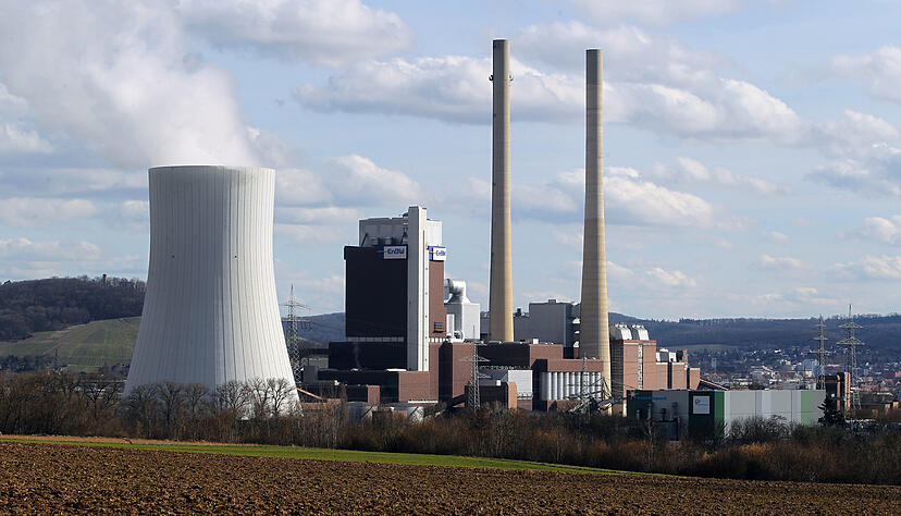 Am Heilbronner Steinkohlekraftwerk (Archivfoto) läuft der Umbau, damit dort künftig Strom aus Gas erzeugt werden kann. Das Umweltbundesamt empfiehlt in einem neuen Papier, den Kohleausstieg auf das Jahr 2030 vorzuziehen. Am Heilbronner Steinkohlekraftwerk (Archivfoto) läuft der Umbau, damit dort künftig Strom aus Gas erzeugt werden kann. Das Umweltbundesamt empfiehlt in einem neuen Papier, den Kohleausstieg auf das Jahr 2030 vorzuziehen.