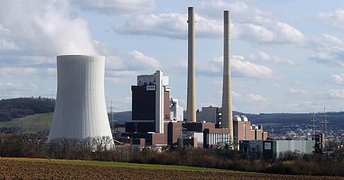 Am Heilbronner Steinkohlekraftwerk (Archivfoto) l&auml;uft der Umbau, damit dort k&uuml;nftig Strom aus Gas erzeugt werden kann. Das Umweltbundesamt empfiehlt in einem neuen Papier, den Kohleausstieg auf das Jahr 2030 vorzuziehen.