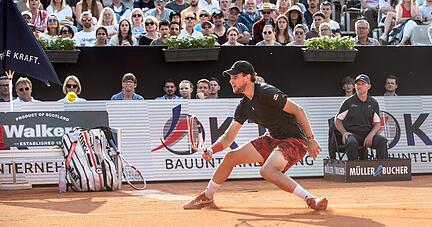 Energie geladene Rutschpartie: Dominic Thiem hat im Achtelfinale gegen Pedro Martinez nur drei seiner insgesamt elf Breakbälle genutzt, der Spanier aber fünf von fünf.