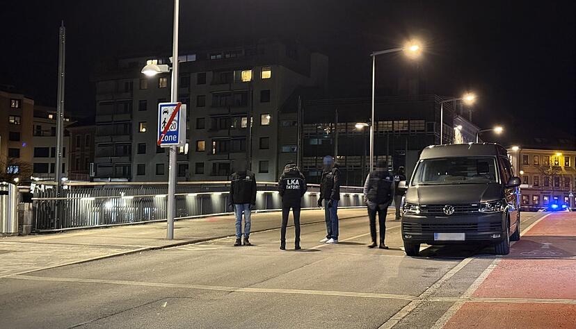 Verfassungssch&uuml;tzer und Kriminalisten ermitteln die Hintergr&uuml;nde der Tat.