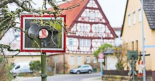 Die Zaberg&auml;ubahn ist lange stillgelegt, &Uuml;berreste finden sich aber noch viele, hier in G&uuml;glingen-Frauenzimmern.