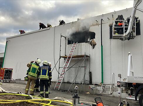 Ein Zwischendeck im Solebad Niedernhall hat gebrannt. Zunächst waren nur Knistergeräusche zu hören. Ein Zwischendeck im Solebad Niedernhall hat gebrannt. Zunächst waren nur Knistergeräusche zu hören.