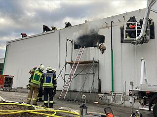 Ein Zwischendeck im Solebad Niedernhall hat gebrannt. Zunächst waren laut Polizei nur Knistergeräusche zu hören. Ein Zwischendeck im Solebad Niedernhall hat gebrannt. Zunächst waren laut Polizei nur Knistergeräusche zu hören.