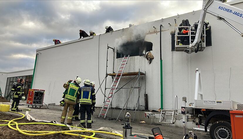 Ein Zwischendeck im Solebad Niedernhall hat gebrannt. Zunächst waren laut Polizei nur Knistergeräusche zu hören. Ein Zwischendeck im Solebad Niedernhall hat gebrannt. Zunächst waren laut Polizei nur Knistergeräusche zu hören.