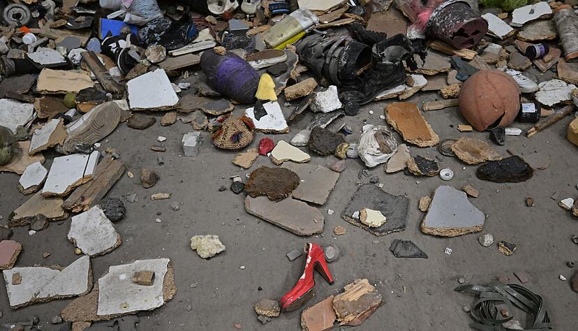 Bevor der schwarze KI-Kasten namens &laquo;BatterySort&raquo; seinen Platz in der Sortieranlage fand, mussten Mitarbeiter jede Containerladung nach Elektroschrott durchsuchen.(Produktion)