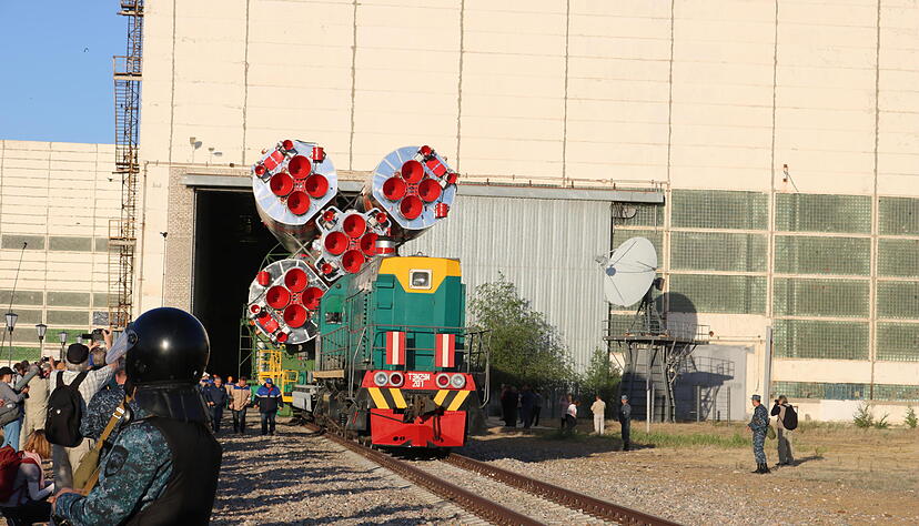 Gerst-Mission: Roll Out der Sojus-Rakete