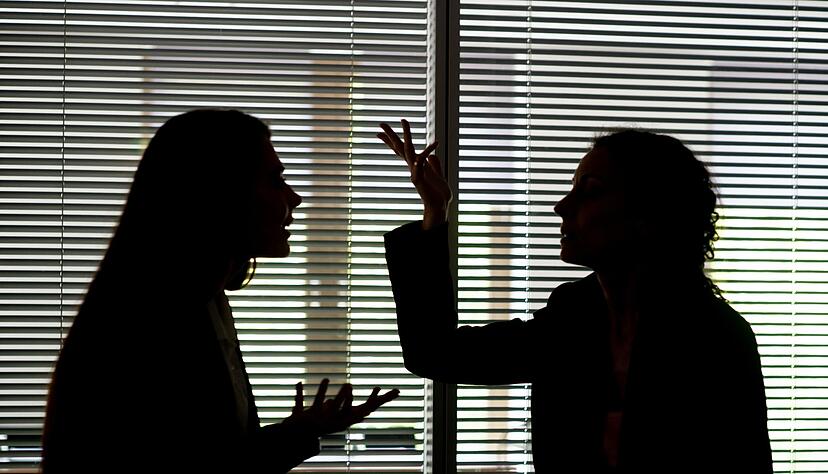 Wer im Job auf radikale Ehrlichkeit setzen möchte, muss auch den ein oder anderen Konflikt aushalten können. Wer im Job auf radikale Ehrlichkeit setzen möchte, muss auch den ein oder anderen Konflikt aushalten können.