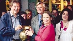 „Ich habe meine ganze Familie auf die Suche geschickt.“
Dorothy Gottshall „Ich habe meine ganze Familie auf die Suche geschickt.“
Dorothy Gottshall