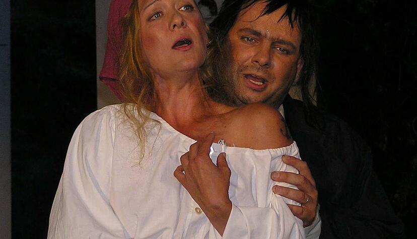 2004 brillierte der junge Holger Ries bei den Schlossfestspielen Zwingenberg als Caramello in dem Stück "Eine Nacht in Venedig".