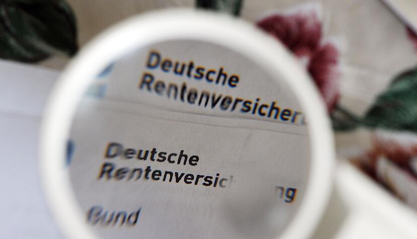 Blickpunkt Rente: Wie viel mehr oder weniger es künftig gibt, entscheidet sich im Bundestag. (Symbolbild) Blickpunkt Rente: Wie viel mehr oder weniger es künftig gibt, entscheidet sich im Bundestag. (Symbolbild)