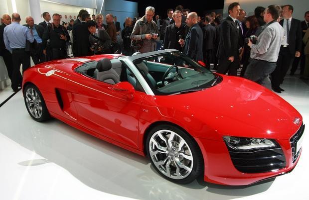 Den Audi R8 gibt es künftig auch »oben ohne«.