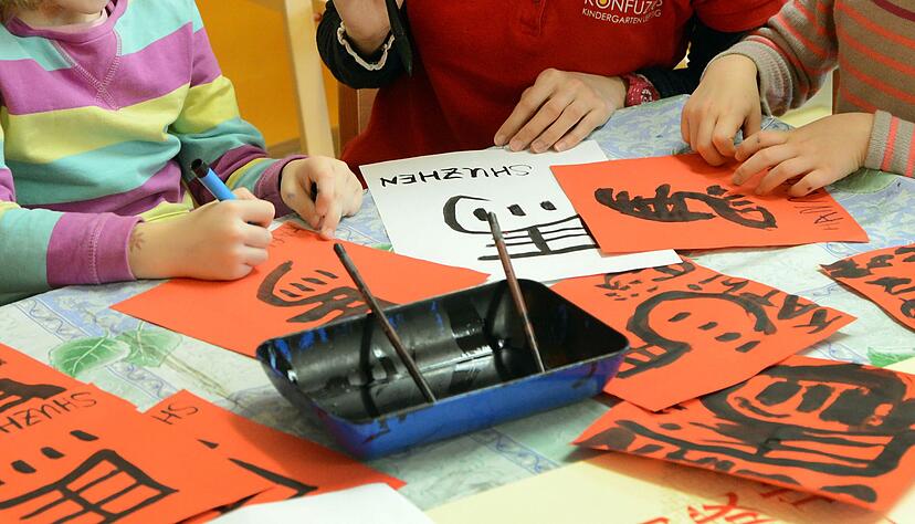 Vielf&auml;ltige Freizeitangebote f&ouml;rdern die kindliche Entwicklung: Von Babyschwimmen bis zum Chinesisch lernen k&ouml;nnen Kinder ihre Interessen entdecken und dabei Spa&szlig; haben.