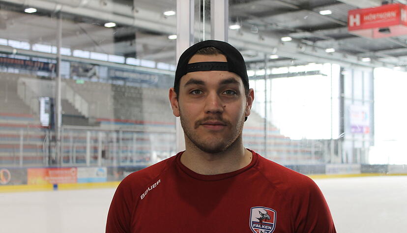 Movember bei den Heilbronner Falken: Jeroen Plauschin lässt sich den Schnurrbart stehen.