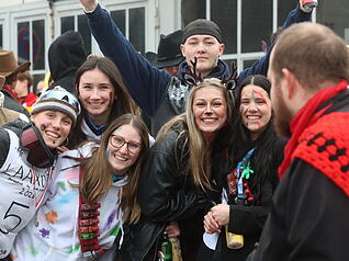 Die Bilder vom Faschingsumzug in Ellhofen zeigen: Die Stimmung am Sonntag bei den Sulmtalnarren war gro&szlig;artig.