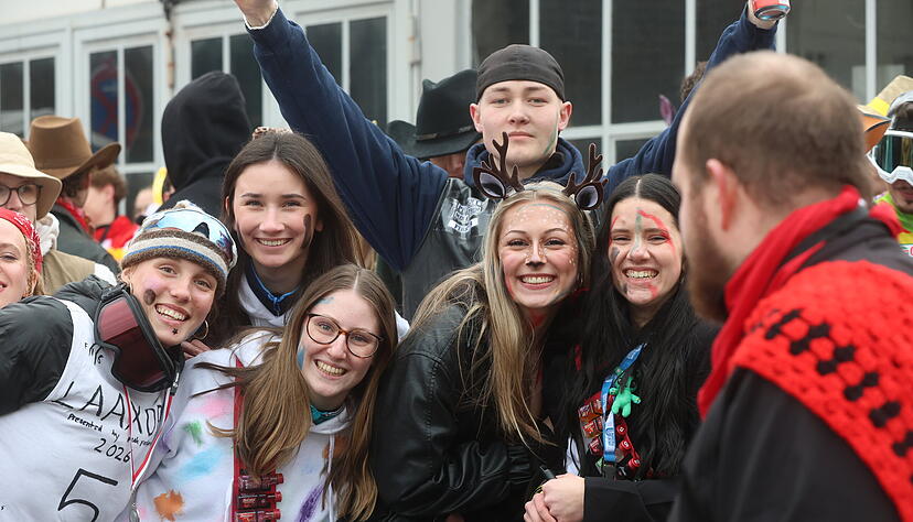 Die Bilder vom Faschingsumzug in Ellhofen zeigen: Die Stimmung am Sonntag bei den Sulmtalnarren war gro&szlig;artig.