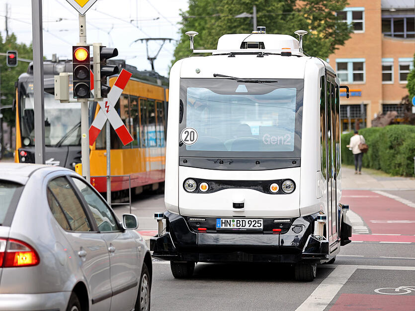 Probefahrt autonomes Bus-Shuttle auf der Bahnhofstraße Heilbronn Probefahrt autonomes Bus-Shuttle auf der Bahnhofstraße Heilbronn
