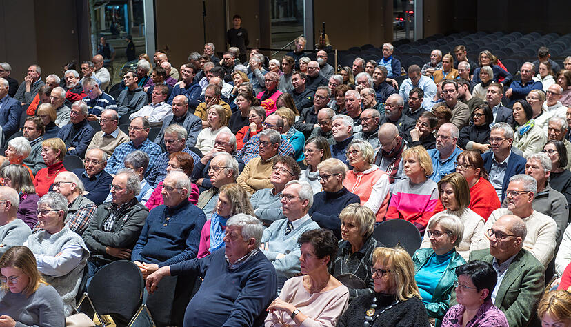 Das Publikum kam aus unterschiedlichen Gr&uuml;nden zum Wahlforum. Viele nutzten die Gelegenheit, um sich ein Bild von den Spitzenkandidaten und ihren Positionen zu machen.