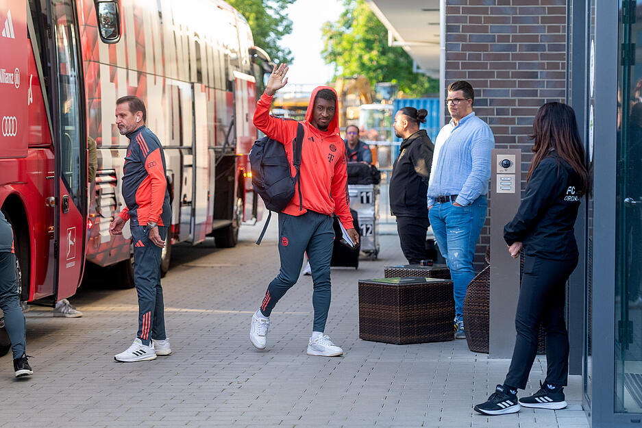 Ankunft der Stars des FC Bayern München in Neckarsulm. Ankunft der Stars des FC Bayern München in Neckarsulm.