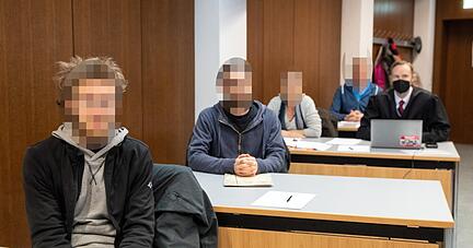 Aktivisten der "Letzten Generation" vor dem Heilbronner Amtsgericht.