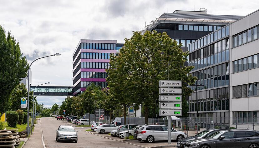 Die Schwarz-Gruppe hat ihre Zentrale in Neckarsulm in der Stiftsbergstraße.