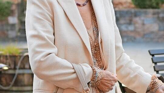 Ursula Grabert hat die wundersch&ouml;ne Tasche selbst gestrickt.