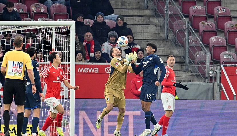 Oliver Baumann in seinem 500. Bundesliga-Spiel. Oliver Baumann in seinem 500. Bundesliga-Spiel.
