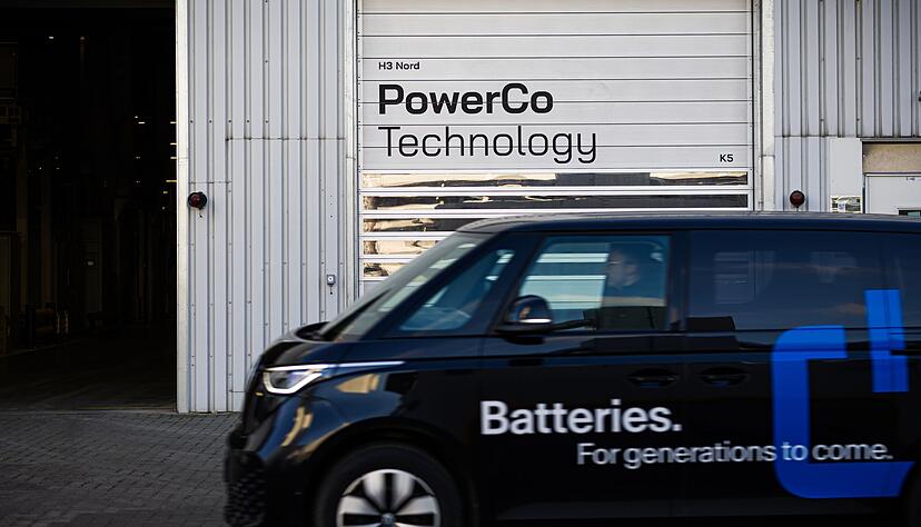 In Salzgitter ist im ersten Werk der Batterietochter PowerCo offiziell die Produktion angelaufen.